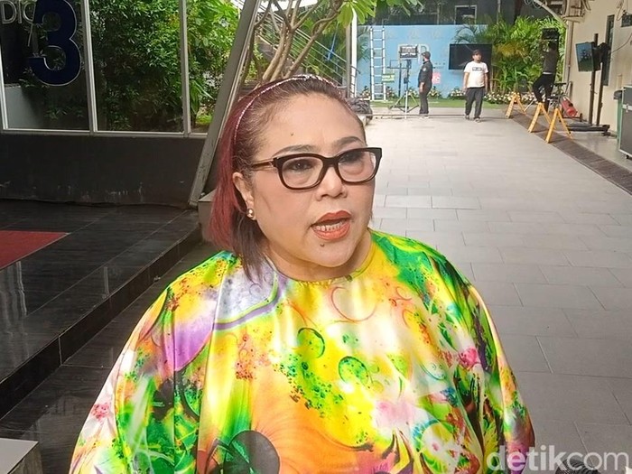 Komedian Nunung