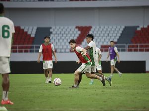 Pieter Huistra Kecewa Laga PSS Vs Persis Tanpa Penonton
