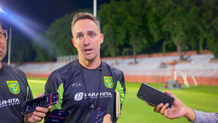 Pelatih Persebaya Paul Munster