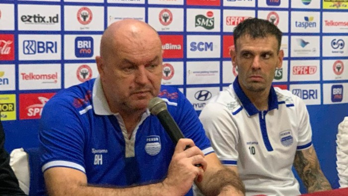 Pelatih Persib Bandung Bojan Hodak
