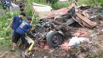 Kondisi KA Kertanegara Usai Tabrak Truk di Kediri