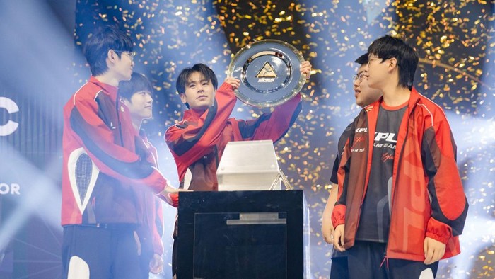 Ada kabar gembira buat kalian yang doyan main Honor of Kings nih. Level Infinite mengumumkan telah membuka pendaftaran open qualifier Indonesia Kings Laga (IKL) 2025. Di sini tim komunitas juga bisa ikutan.
