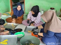 Perajin Kue Lebaran di Pangandaran Mulai Kebanjiran Pesanan
