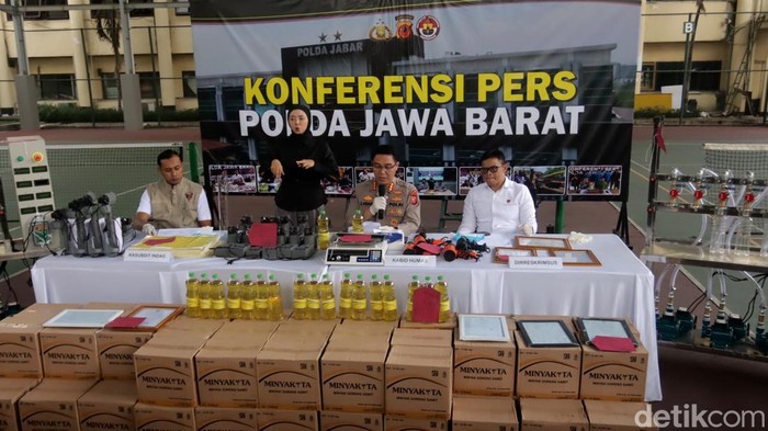 Polisi bongkar kasus MinyaKita di Subang dijual tidak sesuai takaran.