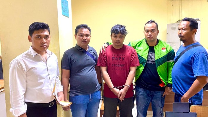 Polisi menangkap pria inisial K (27) usai menipu gadis SA (14) di Bekasi Selatan, Kota Bekasi, dengan membawa kabur motor korban saat kencan di apartemen (dok.ist)