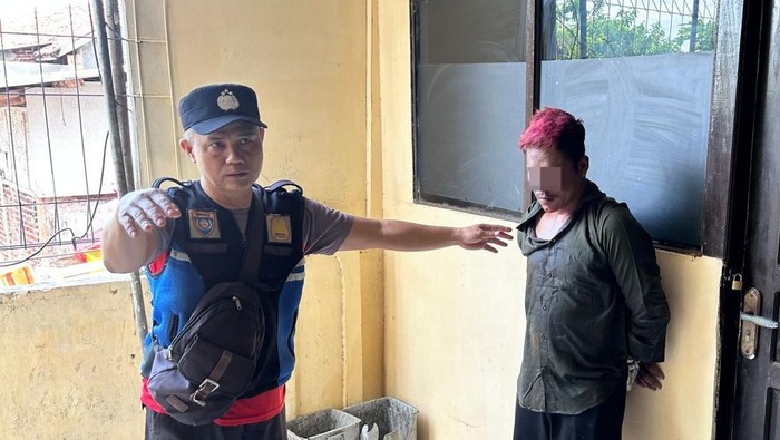 Polisi menangkap SS, pelaku pembobolan rumah warga Pameungpeuk, Garut.