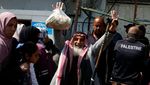 Potret Warga Khan Younis Antre Roti