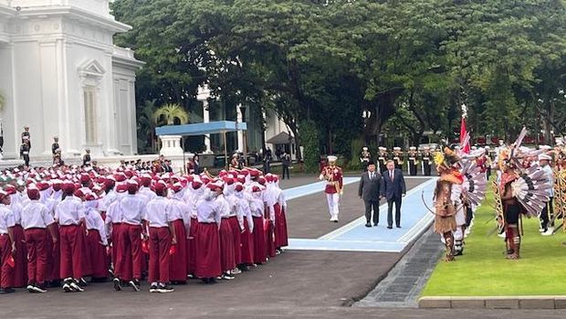 Prabowo menyambut Sekjen Partai Komunis Vietnam di Istana (Eva/detikcom)