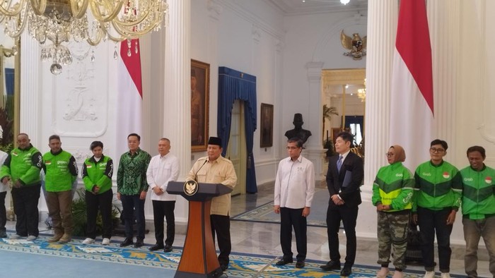 Prabowo Umumkan Kebijakan THR.