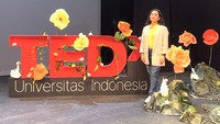 Tak hanya karirnya di dunia akting saja yang cemerlang, tapi pendidikannya juga. Setelah kuliah di Universitas Indonesia, Rachel Amanda meraih beasiswa S2 Entertainment Communication di University of Amsterdam. Foto: Instagram auroramanda95