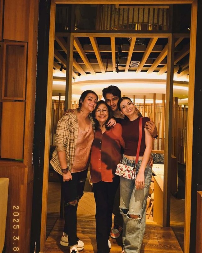 Dugaan Ratu dan Cornelio yang sudah menikah berawal dari status Instagram Ratu yang menyebut dirinya sebagai istri Cornelio Sunny. Baru-baru ini Cornelio juga mengunggah foto kebersamaan keluarganya dengan Ratu. Ia juga menyebut Ratu sebagai istrinya. Foto: Instagram/@corneliosunny/@ratusfy_