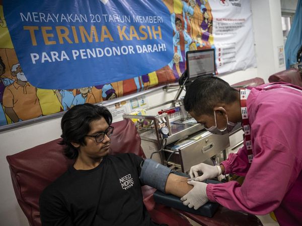 Ratusan Warga di Semarang Ikut Aksi Donor Darah saat Ramadan