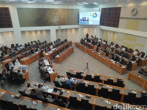 Rapat Bareng DPR, TVRI hingga Antara Usul RUU Penyiaran Atur AI