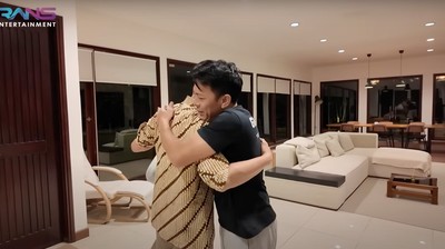 7 Potret Rumah Ariel NOAH, Luas & Super Minimalis Tak Banyak Perabotan