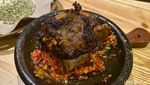 Maknyus! Iga Bakar Sambal Bawang dan Lidah Sapi Kecombrang di Blok A