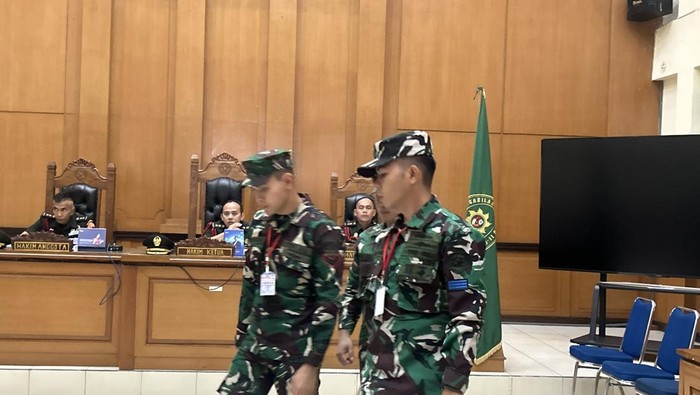 Sidang tiga terdakwa oknum TNI AL di kasus penggelapan mobil yang berujung penembakan bos rental mobil