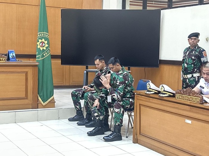 Sidang tiga terdakwa oknum TNI AL di kasus penggelapan mobil yang berujung penembakan bos rental mobil