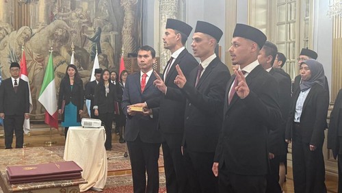 Emil Audero Mulyadi, Joey Mathijs Pelupessy dan Dean Ruben James telah resmi menjadi warga negara Indonesia (WNI). Ketiganya sudah bisa memperkuat Timnas Indonesia.