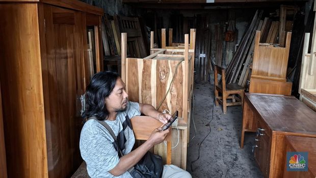 Toko Mebel di Klender Sepi Bak Kuburan. (CNBC Indonesia/Chandra Dwi)