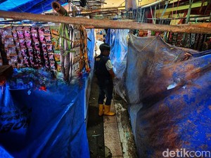 Aang yang Cuek Saat Istri-Anak Jadi Korban Banjir Masih Belum Muncul