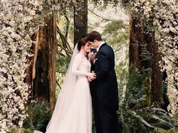 10 Lagu Pernikahan Ikonik yang Tak Lekang oleh Waktu