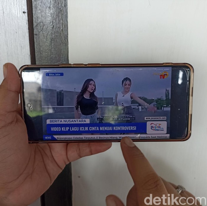 video klip iclik cinta berlatar perpusnas bung karno kota blitar