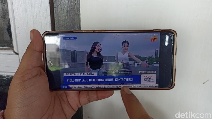 video klip iclik cinta berlatar perpusnas bung karno kota blitar