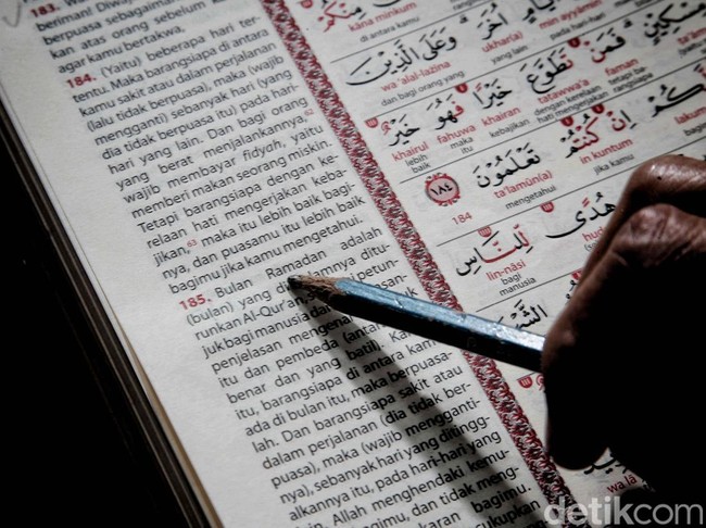 Yuk! Isi Ramadan dengan Perbanyak Baca Al-quran Saat memasuki bulan suci Ramadan, banyak umat Muslim memperbanyak ibadah. Salah satunya dengan memperbanyak baca Al-quran.
