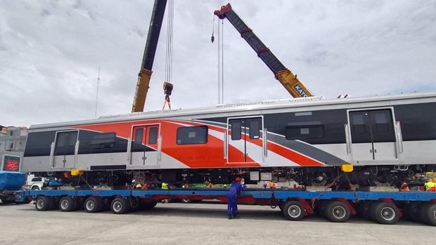 24 gerbong yang dipesan PT Kereta Commuter Indonesia (KCI) dari CRRC Sifang Co di China tiba di Pelabuhan Tanjung Priok24 gerbong yang dipesan PT Kereta Commuter Indonesia (KCI) dari CRRC Sifang Co di China tiba di Pelabuhan Tanjung Priok. (Dok. Istimewa)