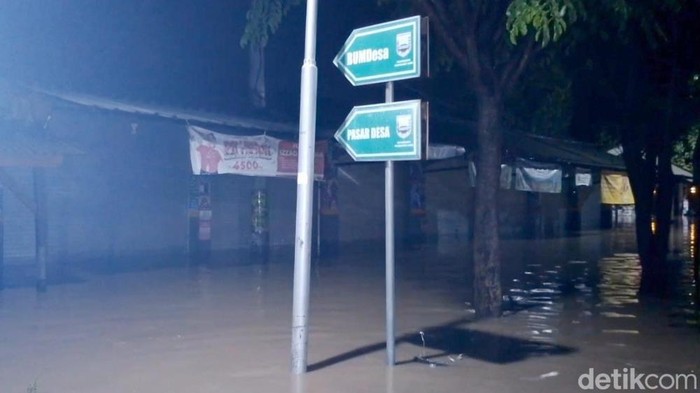 Banjir di Probolinggo rendam ratusan rumah