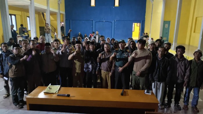 Deklarasi kembali ke NKRI dari Abdul Rosid dan para pengikutnya