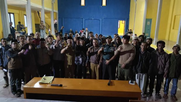 Deklarasi kembali ke NKRI dari Abdul Rosid dan para pengikutnya