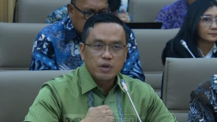 Direktur Utama Pertamina Simon Aloysius Mantiri