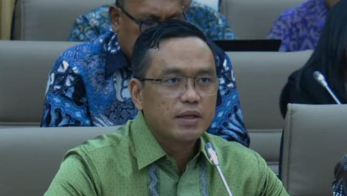 Direktur Utama Pertamina Simon Aloysius Mantiri