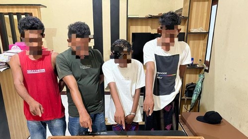 Empat orang dalam satu jaringan pengedar sabu ditangkap polisi. Dua di antaranya ada bapak dan anak. (Dok. Polres Bima)