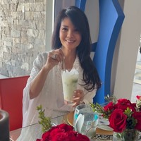 Farah Quinn juga mengadopsi nama suaminya ketika memulai karier sebagai celebrity chef. Meski sudah bercerai dan menikah lagi, ia masih menggunakan nama mantan yang membuatnya terkenal. Foto: Instagram @farahquinnofficial