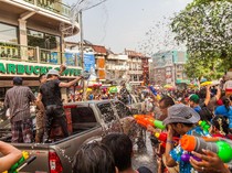 Ternyata Tak Semua Turis Senang dengan Festival Songkran