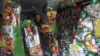 Perajin parsel musiman mengaku permintaan parsel sejak awal Ramadhan mencapai 2.000 bingkisan, sedangkan Lebaran tahun lalu perajin menjual sebanyak 5.000-6.000 parsel . 