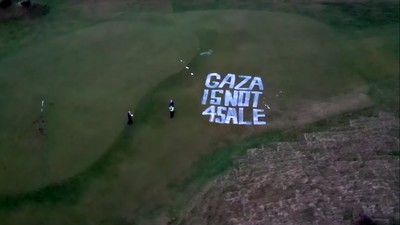 Grafiti Palestine Is Not 4 Sale Hiasi Resor Golf Trump di Skotlandia
