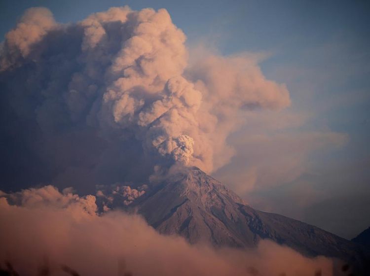 Gunung Berapi Fuego di Guatemala Meletus