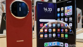 Huawei Mate X6 dibanderol dengan harga Rp 29.999.000, namun selama periode promosi sampai 13 April 2025 ponsel ini dilepas dengan harga perkenalan Rp 24.999.000. Foto: Virgina Maulita Putri/detikINET
