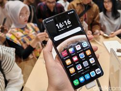 Lebih Intim dengan Huawei Mate X6, HP Layar Lipat Tipis Harga Rp 30 Juta