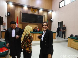 Beda Keyakinan, Isa Zega Pilih Salat Tarawih Sendiri