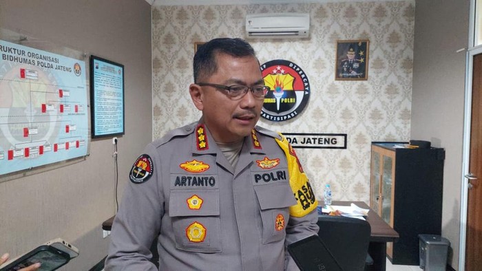Kabid Humas Polda Jateng di Mapolda Jateng, Kecamatan Semarang Selatan.