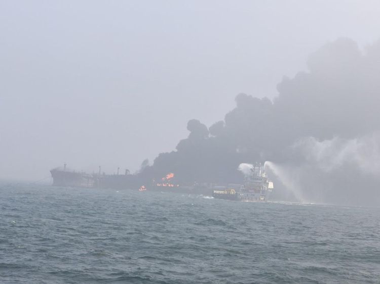 Kapal Tanker-Kapal Kargo Tabrakan Sebabkan Kebakaran di Laut Inggris
