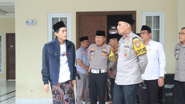 Kapolres Blitar Kota silaturahmi bersama Gus Iqdam