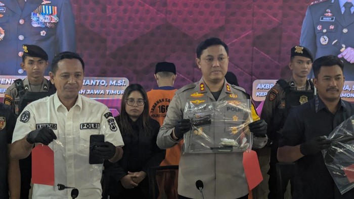 Kapolres Lamongan AKBP Bobby A Condroputra