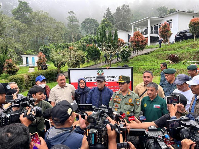 Kementerian ATR/BPN dan Kementerian Kehutanan tertibkan 4 villa di Puncak, Bogor