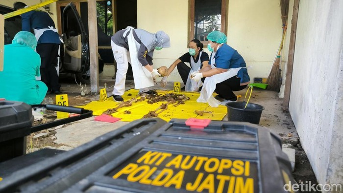 Kerangka manusia di Asrama Polisi Gresik baru dievakuasi