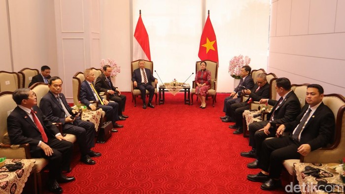 Ketua DPR RI Puan Maharani menerima kunjungan Sekjen Partai Komunis Vietnam, To Lam di Gedung DPR/MPR. Kedua pihak bersepakat meningkatkan kerja sama antarparlemen.